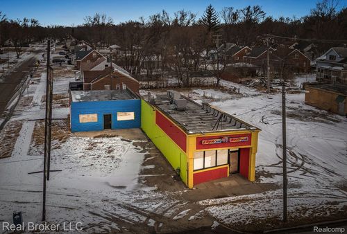 11811 E 7 Mile Rd, Detroit, MI, 48205-2113 | Card Image