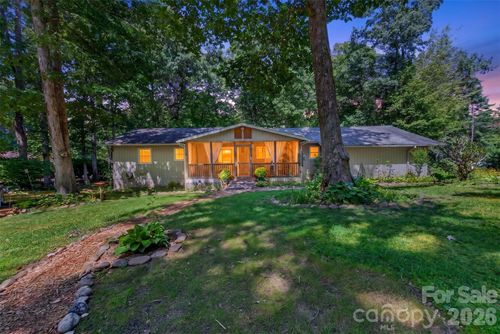 42 Timothy Ln, Candler, NC, 28715-9406 | Card Image