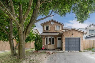 51 Hadden Cres, Home with 2 bedrooms, 2 bathrooms and 3 parking in Barrie ON | Image 1