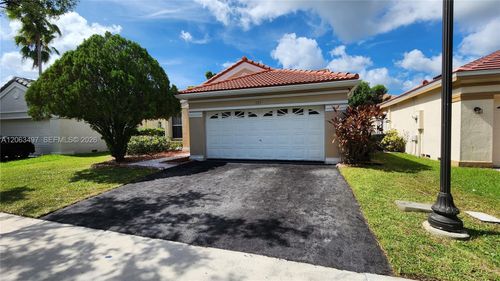 924-924 Falling Water Rd, Weston, FL, 33326-3554 | Card Image
