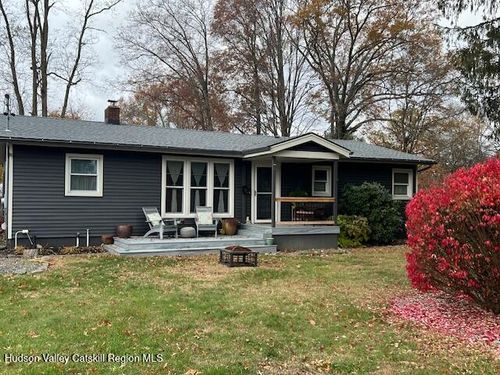 15 Closs Dr, Rhinebeck, NY, 12572-1803 | Card Image