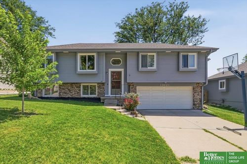13621 Hascall Street, Omaha, NE, 68144 | Card Image