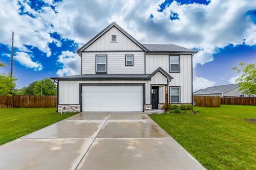 104 E Burlington Dr, Mulvane, KS, 67110-1000 | Card Image