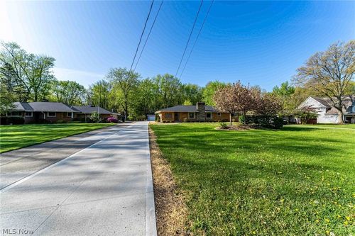 26105 Westwood Rd, Westlake, OH, 44145-4729 | Card Image