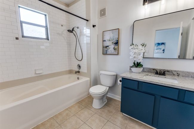 APT-1102 - 1201 Grove Blvd, Condo with 2 bedrooms, 3 bathrooms and 1 parking in Austin TX | Image 15
