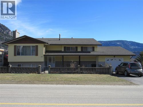 519 10th Ave, Castlegar, BC, V1N1K6 | Card Image