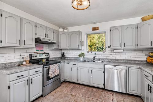 37 Morgan Rd, Jericho, VT, 05465-2011 | Card Image