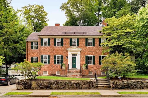 140 Dudley St, Brookline, MA, 02445-5908 | Card Image