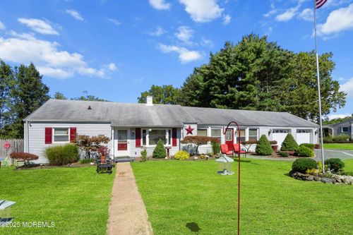5 Bucks Ln, Marlboro, NJ, 07746-1403 | Card Image