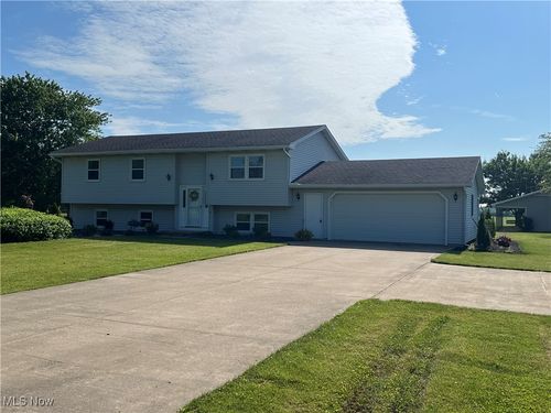 565 County Road 242, Fremont, OH, 43420-9234 | Card Image