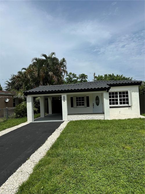 17451 Ne 19th Ave, North Miami Beach, FL, 33162-2213 | Card Image