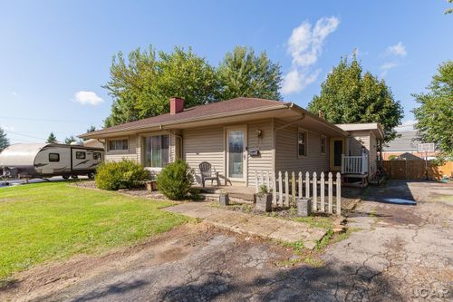 260 Renfrew Ave, Adrian, MI, 49221-1810 | Card Image