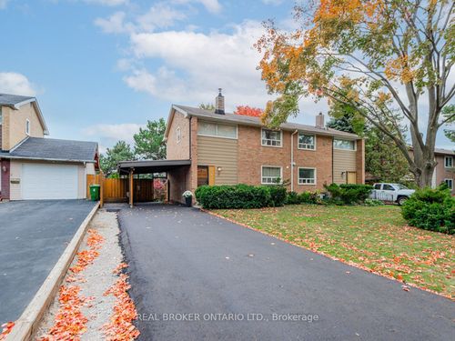 17 Redwing Pl, North York, ON, M3C2A7 | Card Image