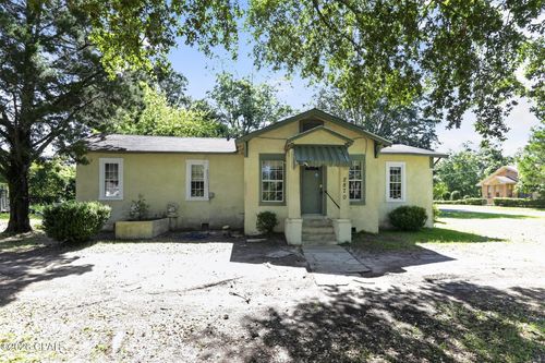 2870 Penn Ave, Marianna, FL, 32448-3725 | Card Image