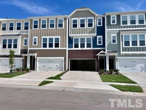 1013 Commack Dr, Durham, NC, 27703-6771 | Card Image