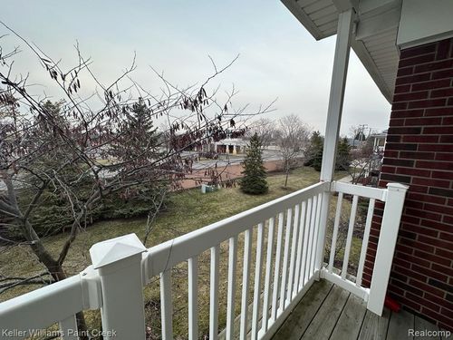 5739 Twin Oaks Dr, Sterling Heights, MI, 48314-3154 | Card Image