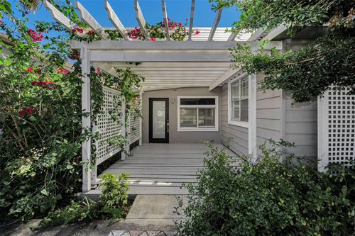 1122 E Oakwood St, TARPON SPRINGS, FL, 34689-5532 | Card Image