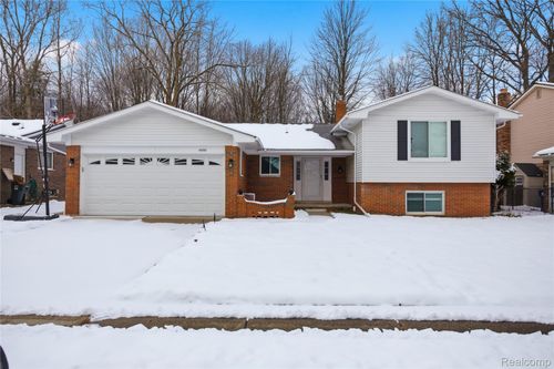 46182 Bartlett Dr, Canton, MI, 48187-1527 | Card Image