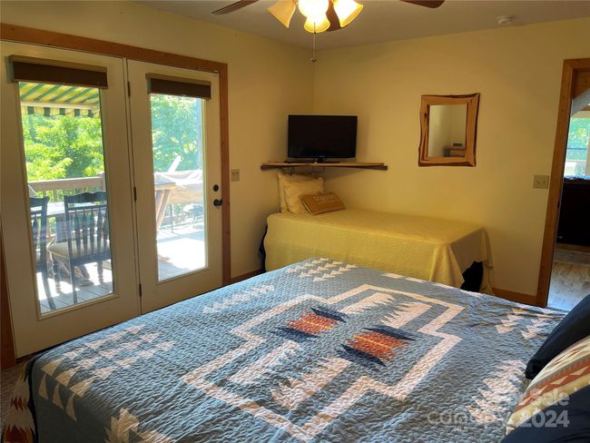 90 Twin Oaks Est, House other with 2 bedrooms, 3 bathrooms and null parking in Sylva NC | Image 19