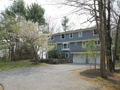 655 Central St, Holliston, MA, 01746-2400 | Card Image