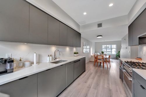 207-678 Fairview St, Coquitlam, BC, V3J0N1 | Card Image