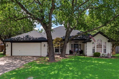 2921 Oak Ridge Dr, Hurst, TX, 76054-2143 | Card Image