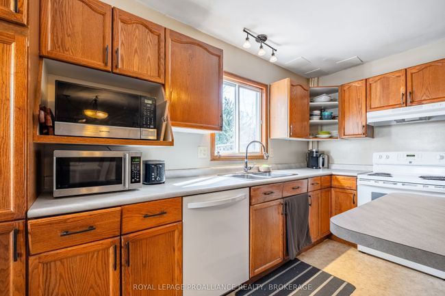 445 Alfred St, House other with 4 bedrooms, 2 bathrooms and 3 parking in Kingston ON | Image 20