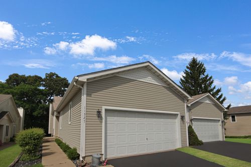 11327 Valley Dr, Saint John, IN, 46373 | Card Image