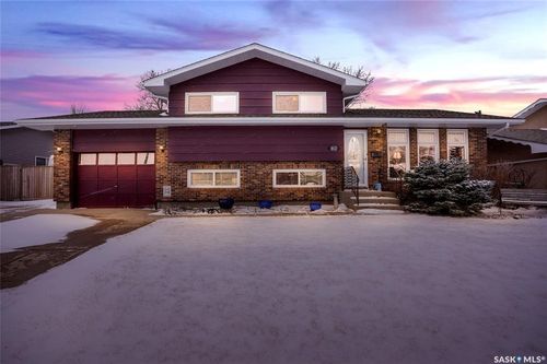 102 Daisy Crescent, Moose Jaw, SK, S6J1C2 | Card Image