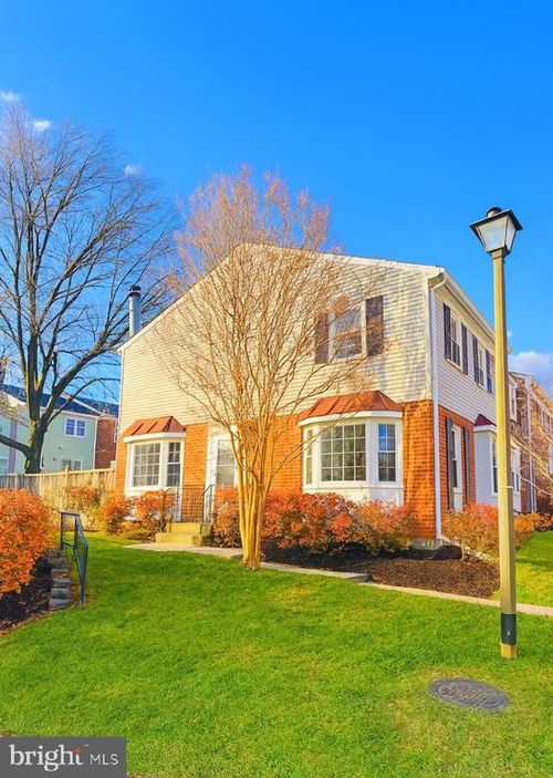 4947 Mcfarland Ct, FAIRFAX, VA, 22032-2521 | Card Image