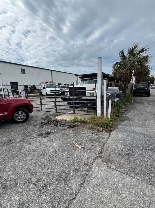 314 Warfield Ave, VENICE, FL, 34285-4643 | Card Image