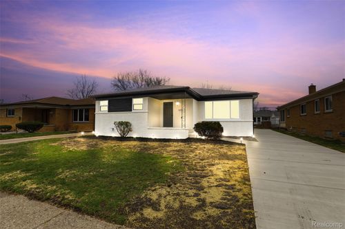 15230 Oakwood Dr, Oak Park, MI, 48237-2450 | Card Image