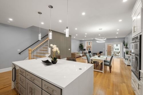 669-669 Boylston St, Newton, MA, 02459-2602 | Card Image