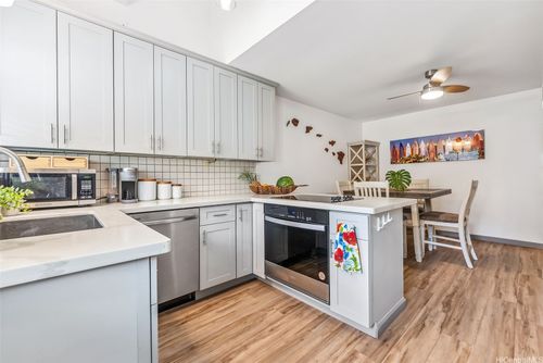 apt-6-553 Pepeekeo St, Honolulu, HI, 96825-1145 | Card Image