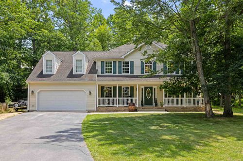 30 Rutherford Ln, STUARTS DRAFT, VA, 24477-2961 | Card Image