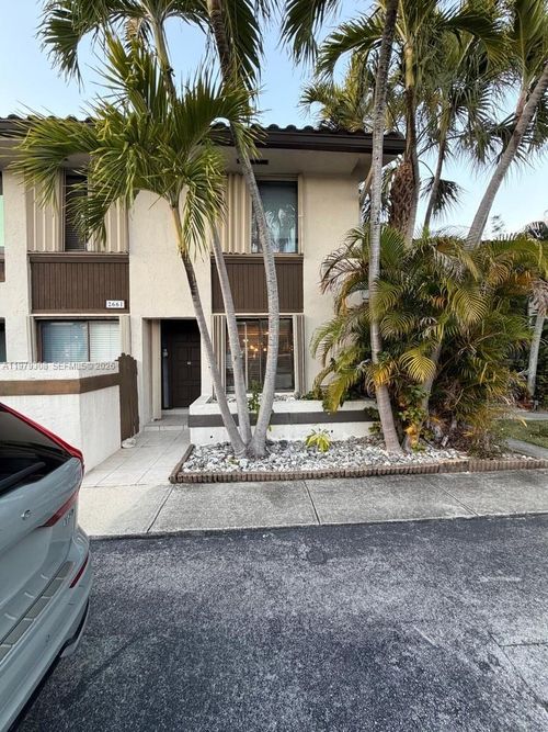 40-2661 Ne 164th St, North Miami Beach, FL, 33160-4011 | Card Image