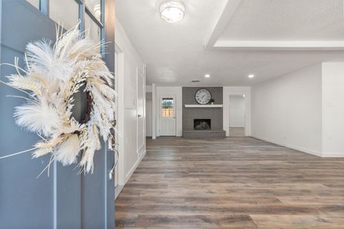 816 Cedar St, Floydada, TX, 79235-3608 | Card Image