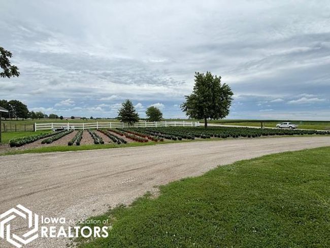 20170 Highway 2, Home with 5 bedrooms, 4 bathrooms and null parking in Bloomfield IA | Image 37