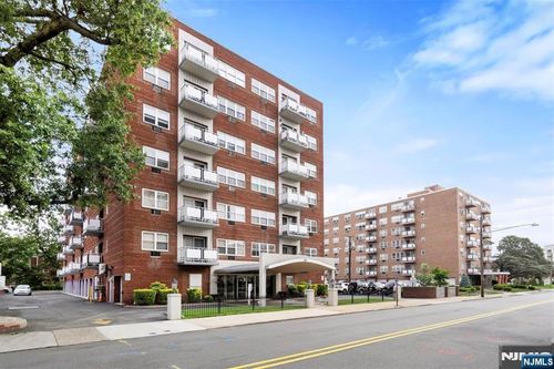 20 Jefferson St, Hackensack, NJ, 07601-5007 | Card Image