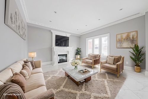 589 Glen Park Ave, North York, ON, M6B2G4 | Card Image