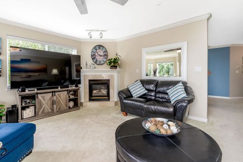 201-14934 Thrift Ave, White Rock, BC, V4B2J9 | Card Image