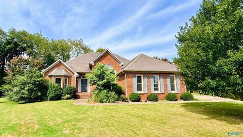 113 Nobleton Ln Nw, Huntsville, AL, 35806-4015 | Card Image