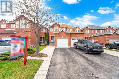 29 Piane Avenue, Brampton (Fletcher's West), ON, L6Y4X8 | Card Image