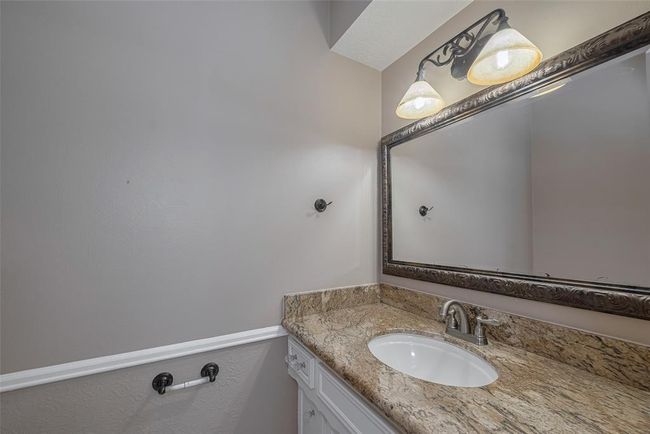 Half Bathroom | Image 18