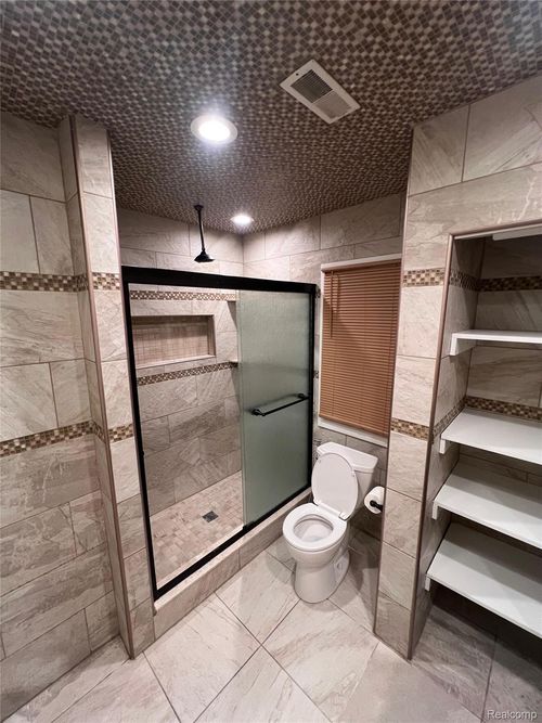 7723 Calhoun St, Dearborn, MI, 48126-1176 | Card Image