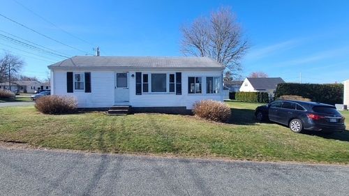 2 Robertson Rd, Narragansett, RI, 02882-5134 | Card Image