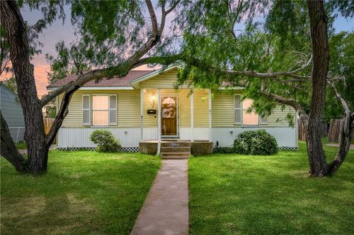 1018 Mcclendon St, Corpus Christi, TX, 78404-2626 | Card Image