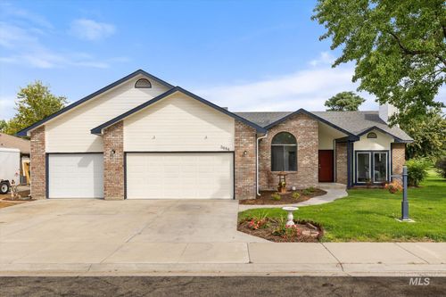 3684 W Stanwich Dr, Meridian, ID, 83646-1013 | Card Image