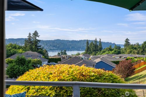 650 Medallion Pl E, Port Orchard, WA, 98366-4027 | Card Image