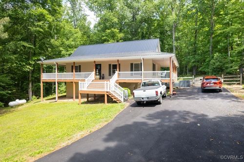 1127 Johnson Run Rd, Emporia, VA, 23847-5223 | Card Image